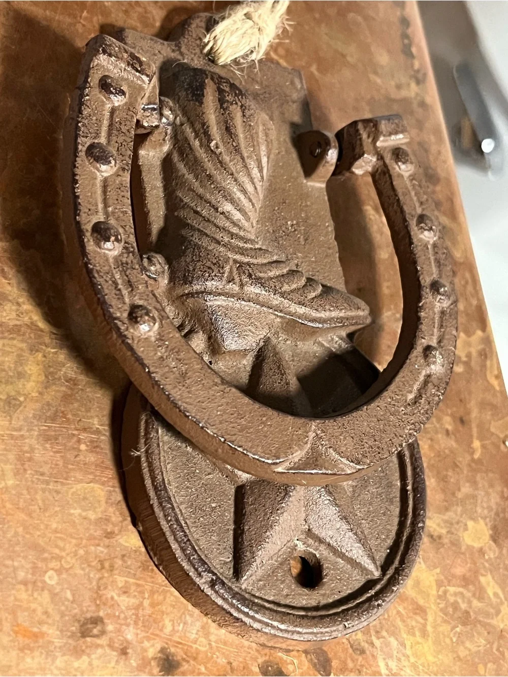 Cast Iron Boot & Horseshoe door knocker in Brown